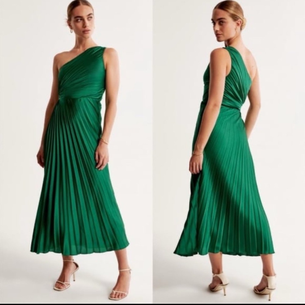 Abercrombie & Fitch 
Giselle Pleated One-Shoulder Maxi Dress S